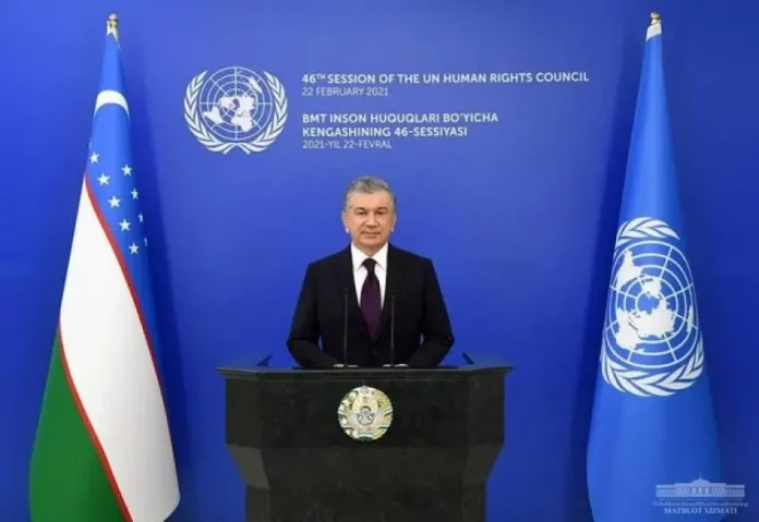 Der Präsident der Republik Usbekistan Shavkat Mirziyoyev hält eine Rede auf der 46. Sitzung des Menschenrechtsrates der Vereinten Nationen am 22. Februar 2021. © Government of Uzbekistan