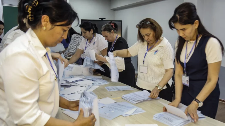 Usbekischer Präsident darf noch bis 2040 regieren