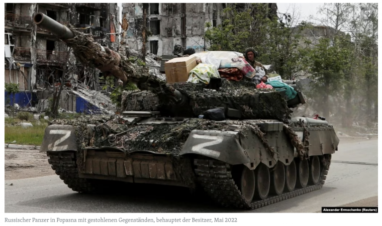 Spielzeug wurde nach dem Eintreffen der Polizei aus einem Schaufenster in Astana von Z entfernt