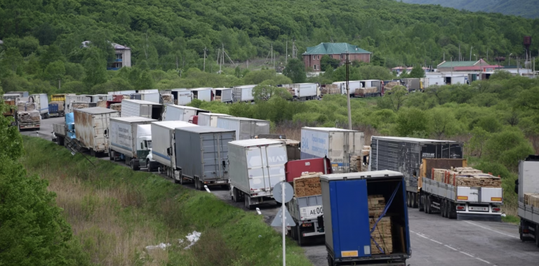 Unterstützt Zentralasien Russland beim Kampf in der Ukraine durch die Entsendung chinesischer Lastwagen?