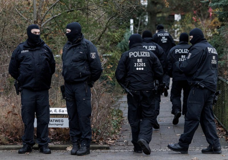 Ein turkmenischer Staatsbürger wurde in Deutschland wegen des Verdachts auf Verbindungen zum „Islamischen Staat“ festgenommen.