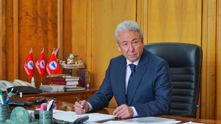 Der parlamentarische Oppositionsführer Madumarow wurde in Kirgisistan wegen des Verdachts des Hochverrats festgenommen