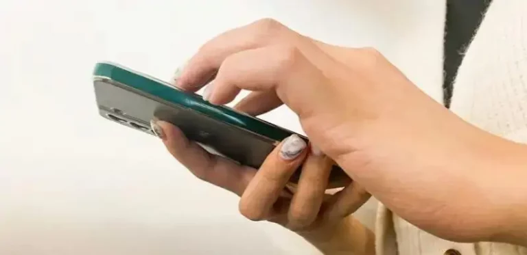 Wie vielen Kasachstanern wurde die Annahme mobiler Überweisungen verweigert?