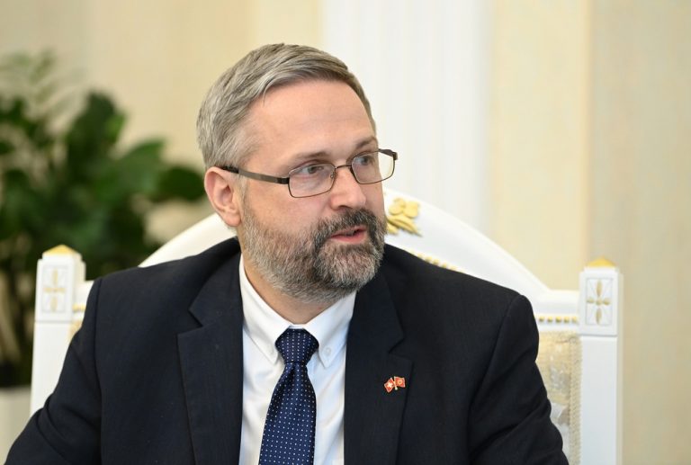 In Kirgisistan scheinen die Menschen viel entspannter zu sein als an anderen Orten, an denen ich gelebt habe – Schweizer Botschafter Olivier Bangerter  (Interview)