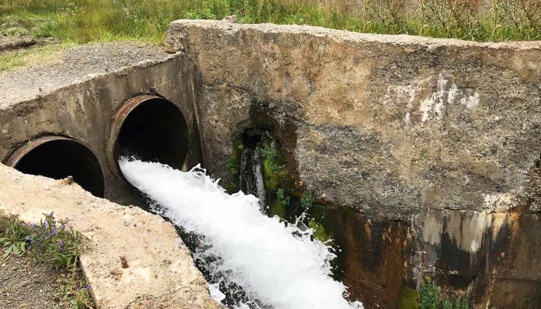 Kasachstan verliert Wasser. Unterdessen will das Land den Schwarzmarkt für diese Ressource bekämpfen