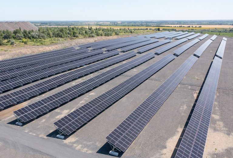 In Usbekistan wird ein 250-MW-Solarkraftwerk mit 63-MW-Speicher gebaut