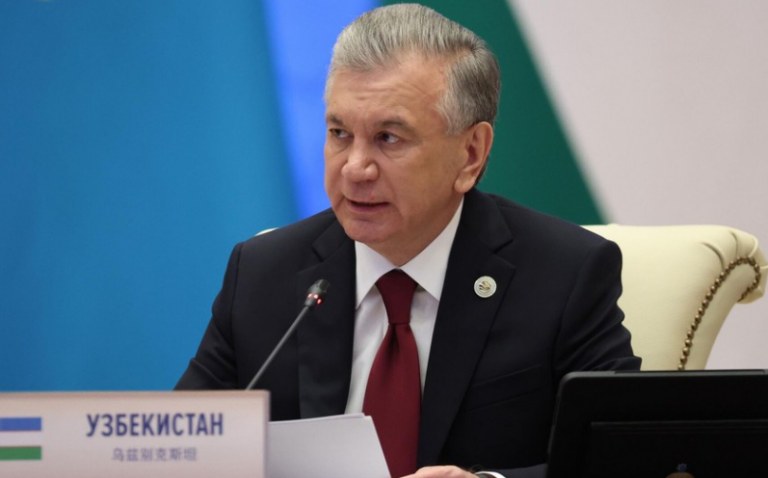 Mirziyoyev: Usbekistan will bis 2030 mehr als 20 GW grüne Energiekapazität schaffen
