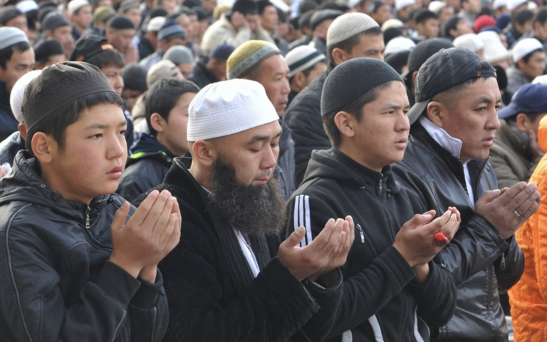 Der Islam als Instrument politischer PR: Macht und Religion in Zentralasien