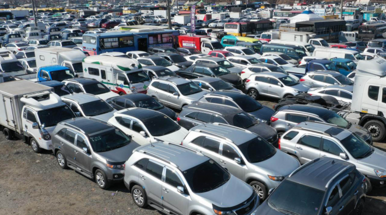 Kasachstan leitet ein Einfuhrverbot für Autos, die älter als 7 Jahre sind, in die EAEU ein