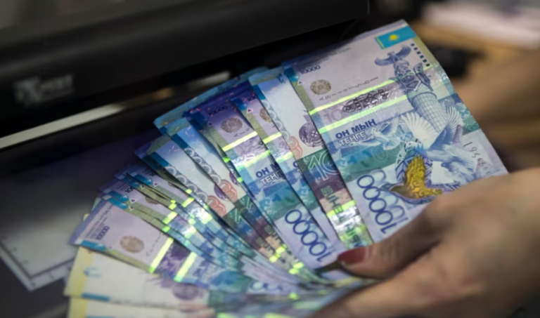 Das Mindestgehalt von Kasachstan kann 270 USD überschreiten. Wie viele Menschen wird diese Innovation beeinflussen?